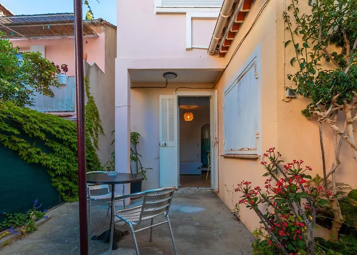 Апартаменти Chez Lina Ле-Лаванду